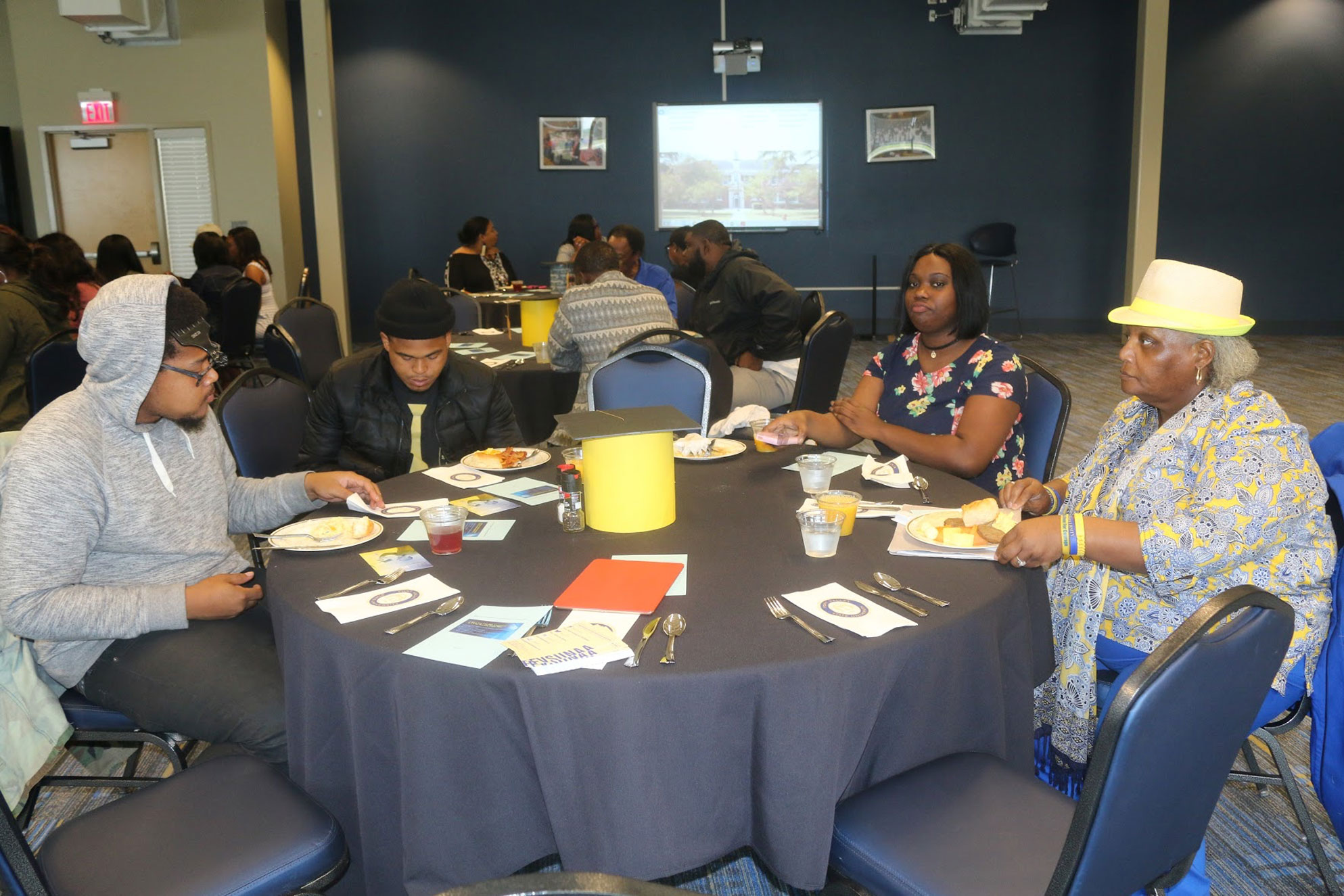 fvsunaa_graduating_class_breakfast_40.jpg