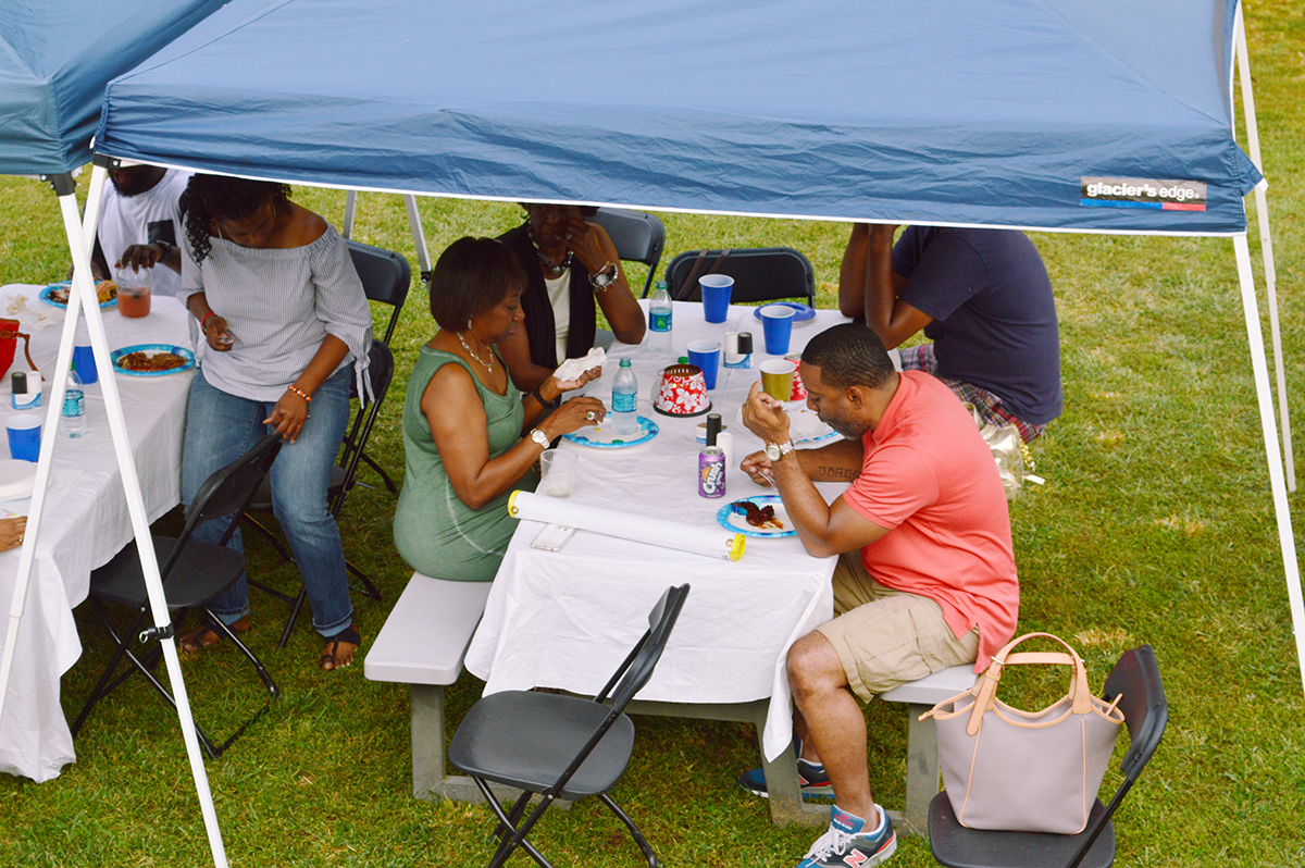 fvsudc_alumni_picnic_2017_01.jpg